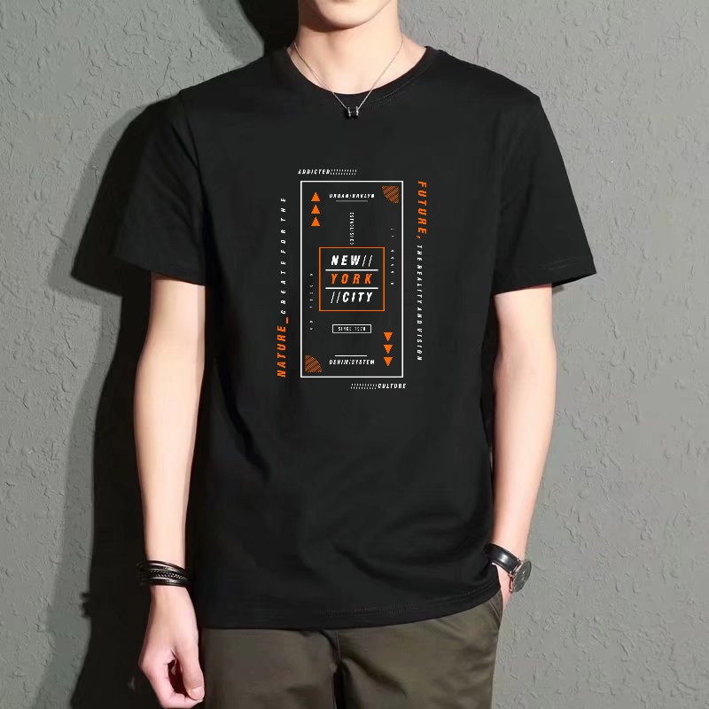 Street Fashion In New York - Men's Black Round-Neck Short-Sleeved T-Shirt with